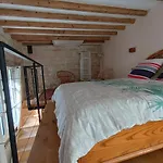 Bright Studio With Equipped Kitchen And Mezzanine