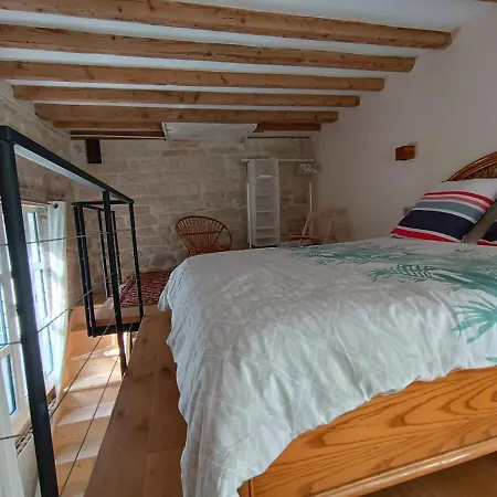 Bright With Equipped Kitchen And Mezzanine Apartment *